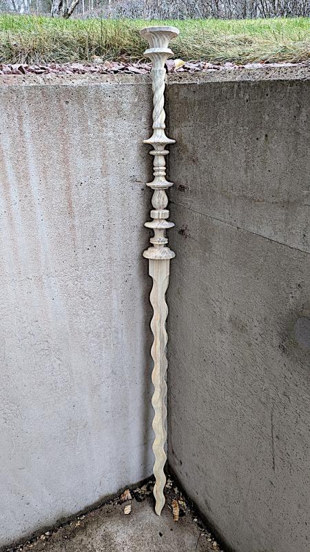 Fredrik Eriksson - "Flambelabra", 137 cm, karvad för hand ur ett stycke asp. Oslipad och obehandlad. 2025