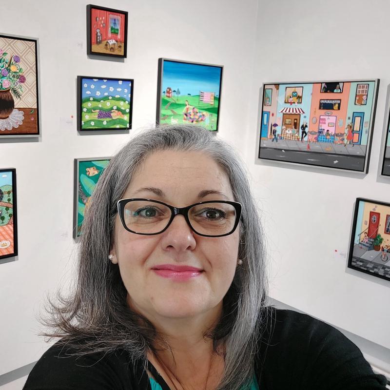 Personal portrait of the artist Luciana Mariano