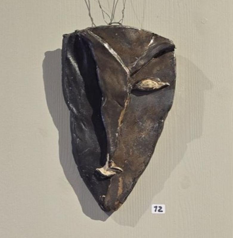 Gaia, lasitettu keramiikkateos 24x14x3 cm, 2024