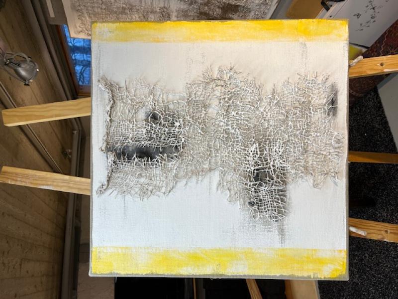 Iloinen, 60x60 cm, 2024, sekatekniikka pellavakankaalle