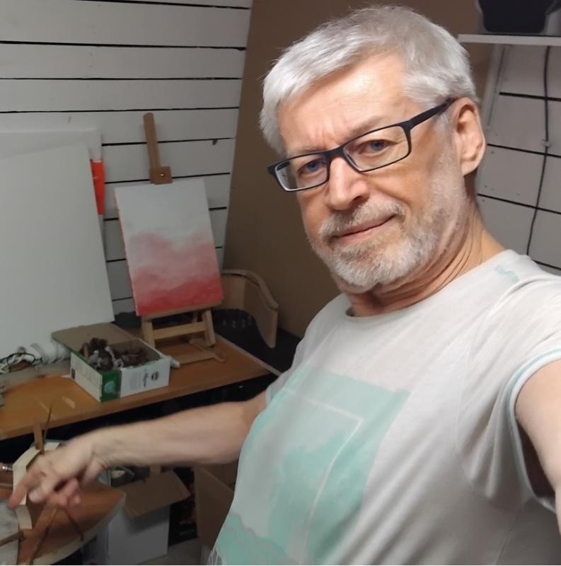 Laïa Karelïa, architect SAFA, Industrial Designer, cabinet maker and artist, PhD (creativity, design) at his workshop. CryptoDuo A² under work in Järvilinna Finland. 

