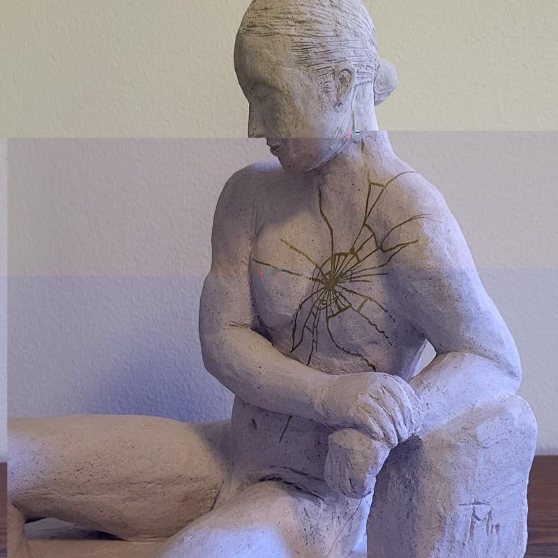 Maria Teplykh, Reassembled, 2019-2024, ceramics, golden marker, 29x22x26 cm